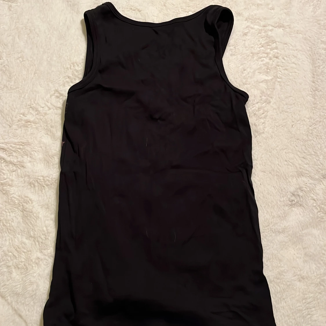 Svart linnetopp från 157, stl 150