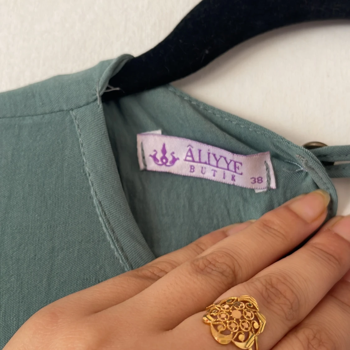 Lång grön klänning med puffärm från Turkiet! - 4