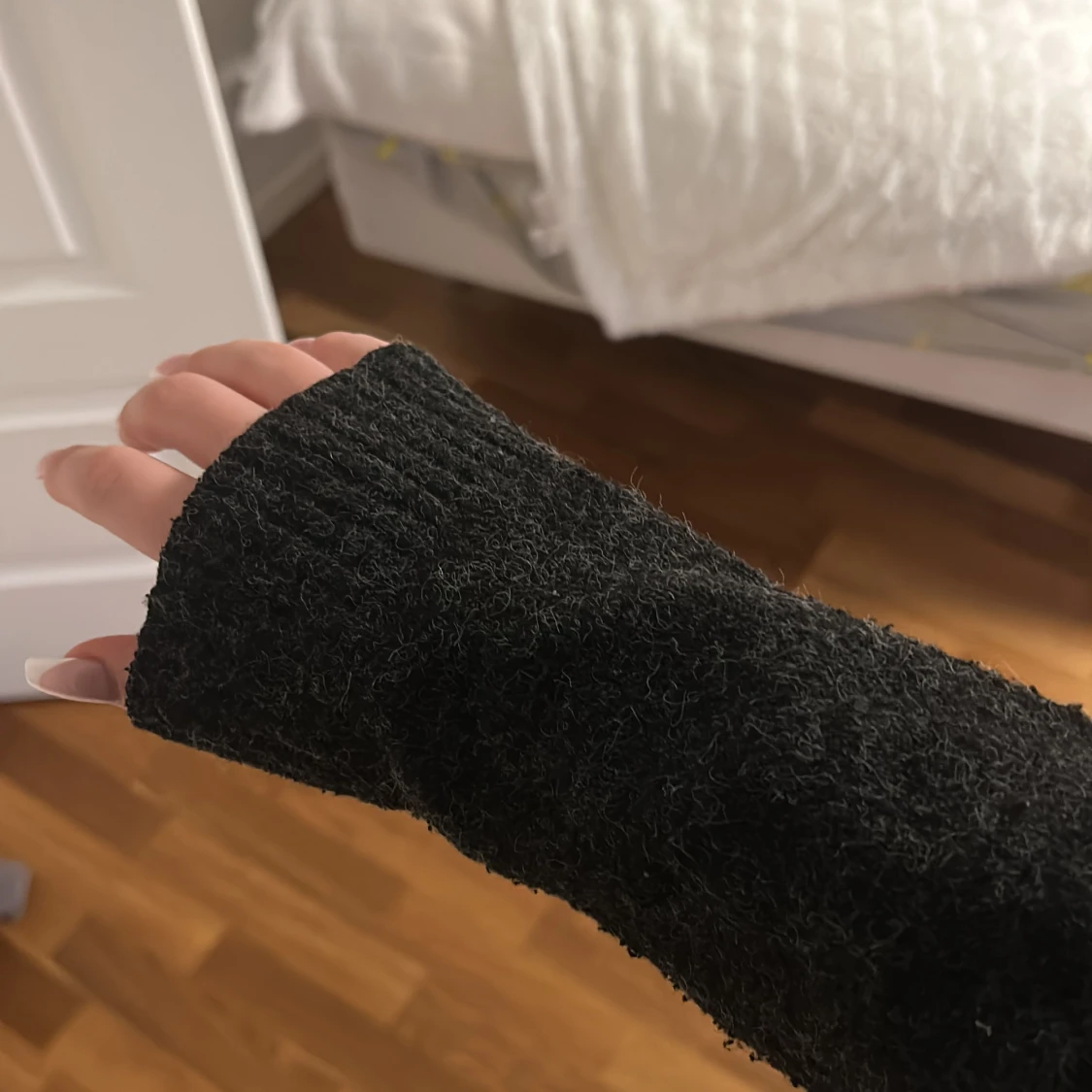 Mörkgrå stickad tröja från vero Moda - 1