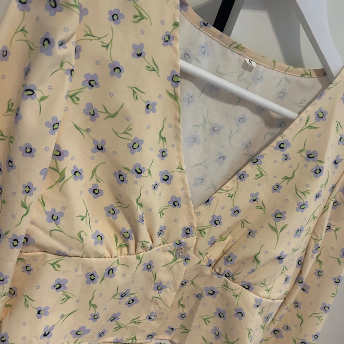 Gul blommig blus - 1