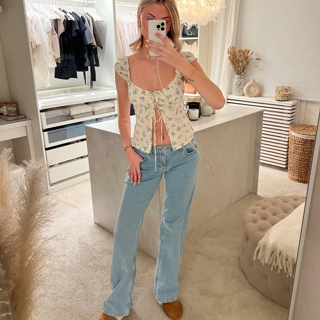 Blommig topp med knytning från Bershka  - 89