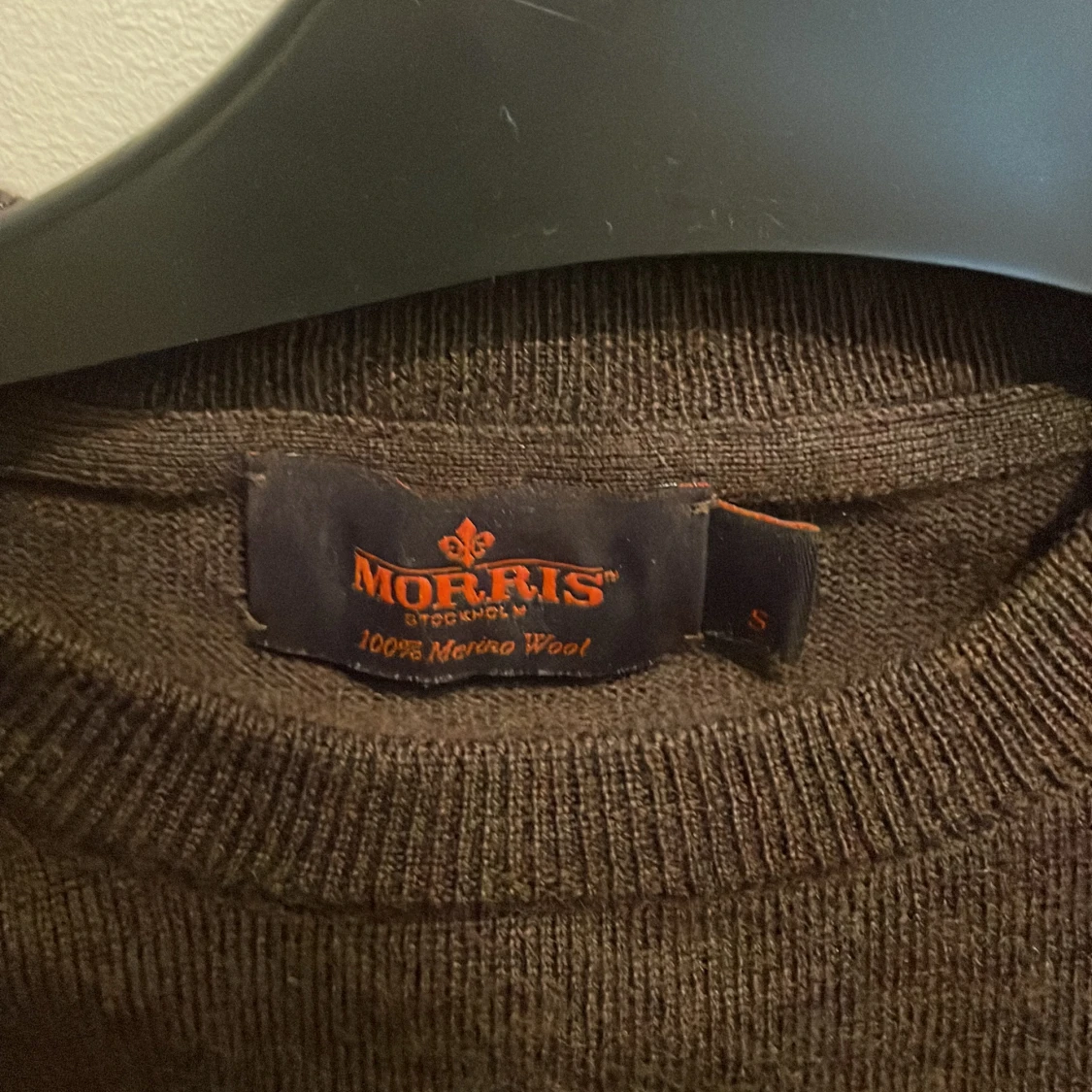 Brun tröja i merinoull från Morris - 2