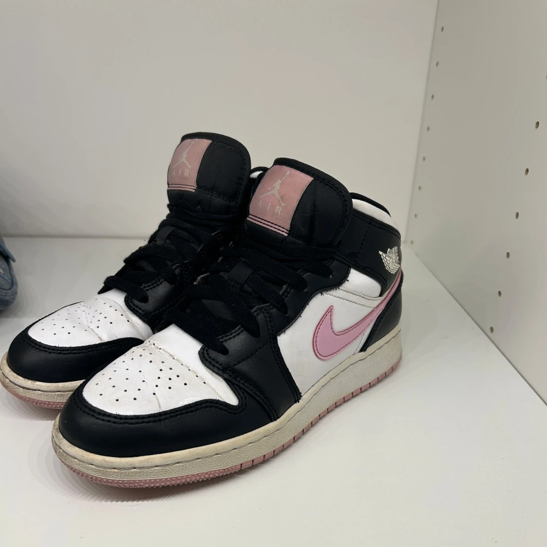 Air Jordan med rosa detaljer - 3