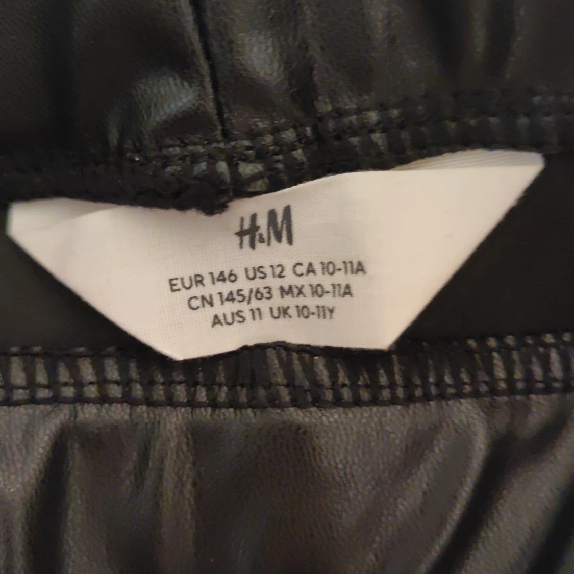 Svarta byxor från H&M - 1