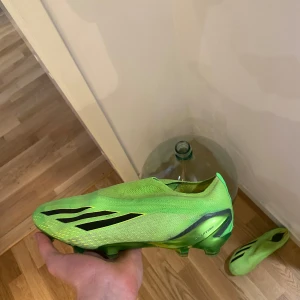 Adidas x speed portal - Använda några gånger jätte bra skick funkar mycket bra. Pris går att diskutera 