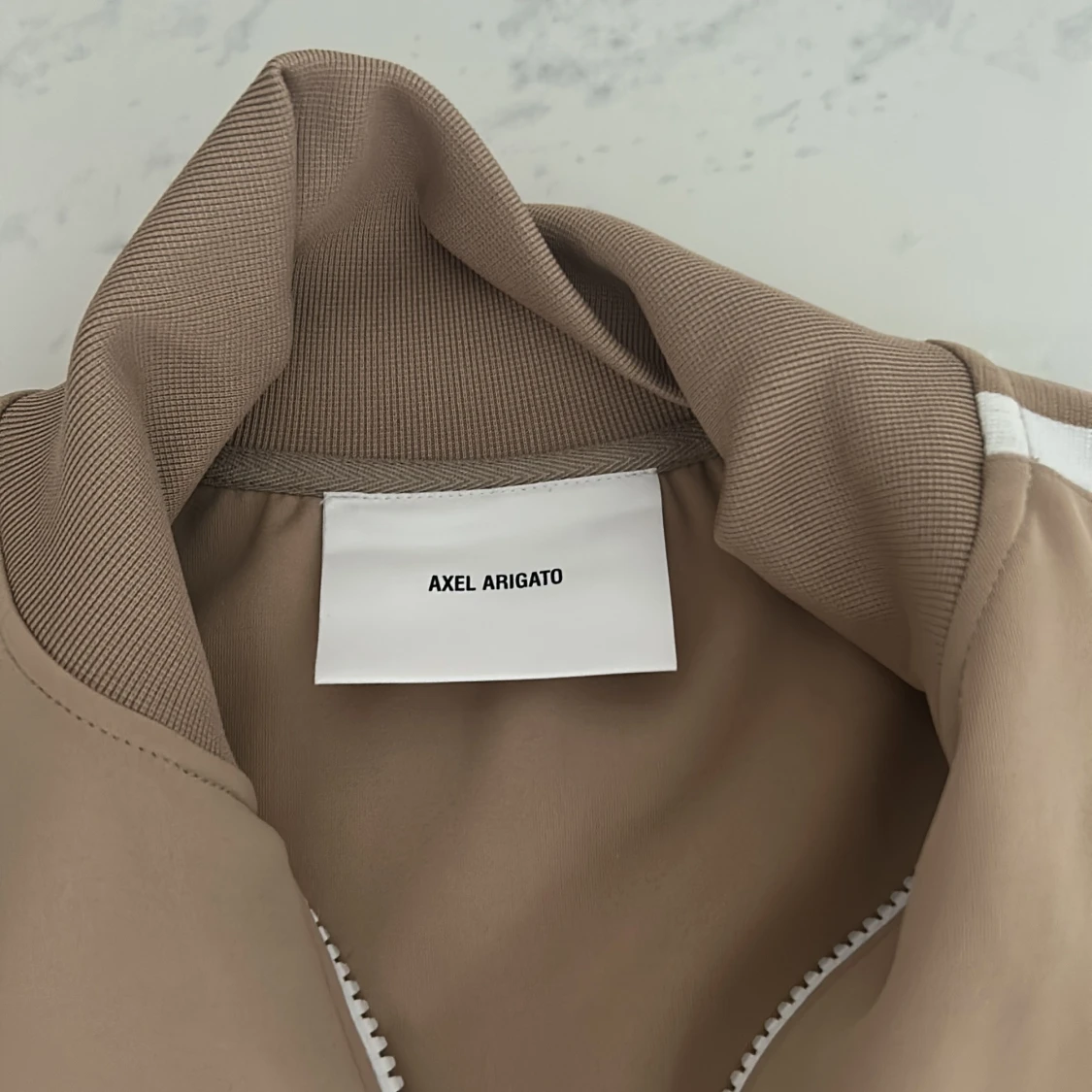 Beige track jacket från Axel Arigato - 2