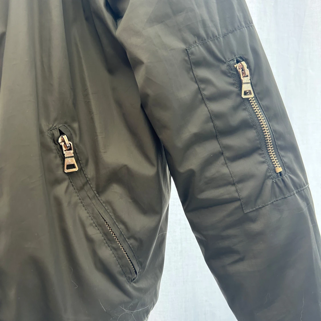 Olivgrön bomberjacka från DM retro - 2