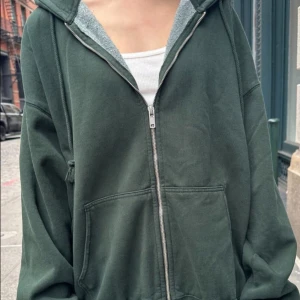 Brandy Melville Christy hoodie - Oversized och jättemysig brandy hoodie💋