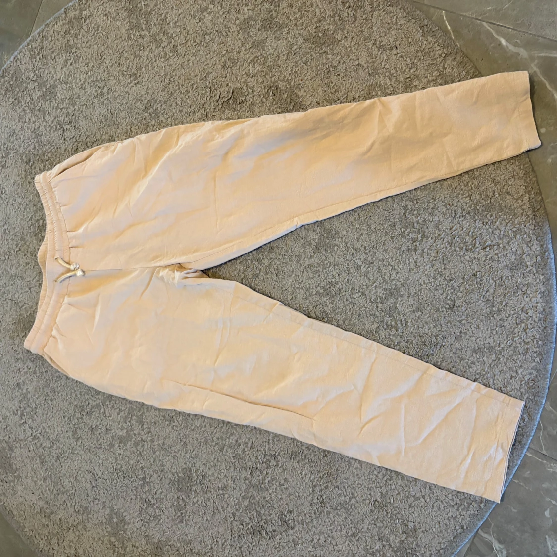 Beige mjukisbyxor från SHEIN