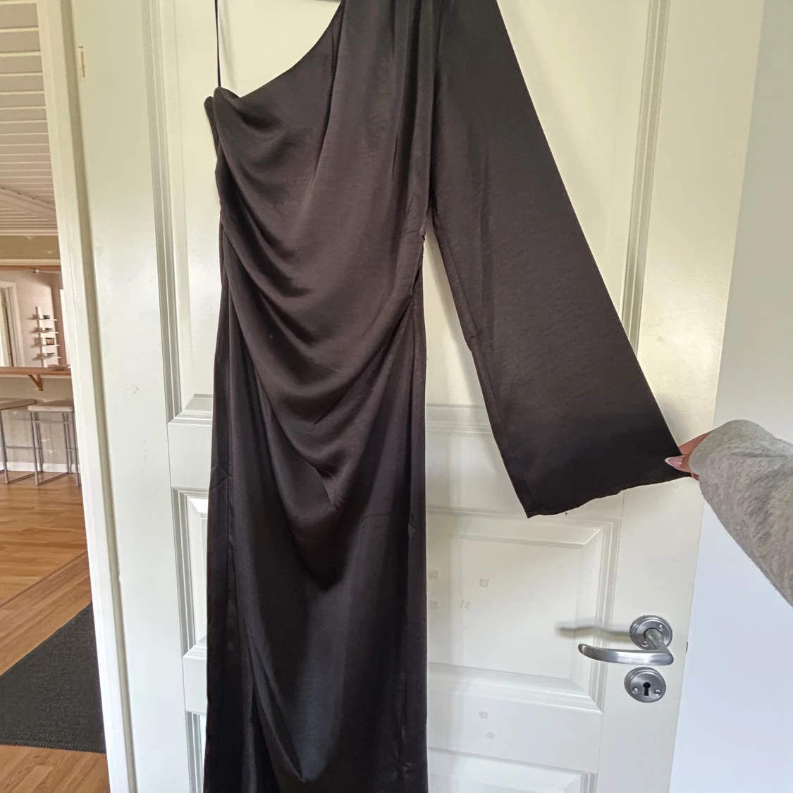 Svart balklänning med oneshoulder