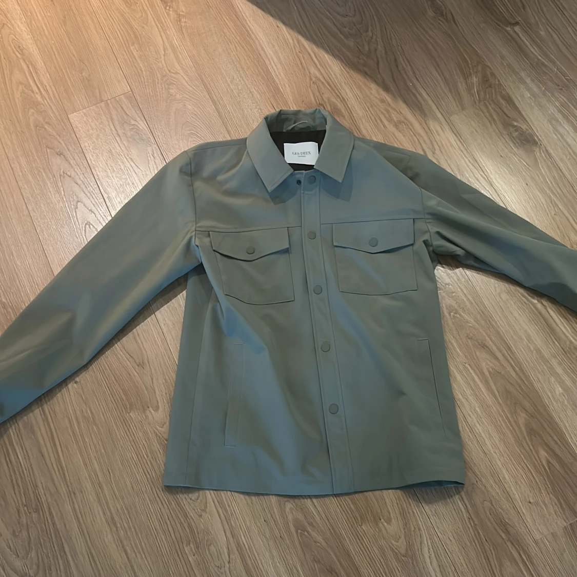 Grön overshirt från Les Deux - 1