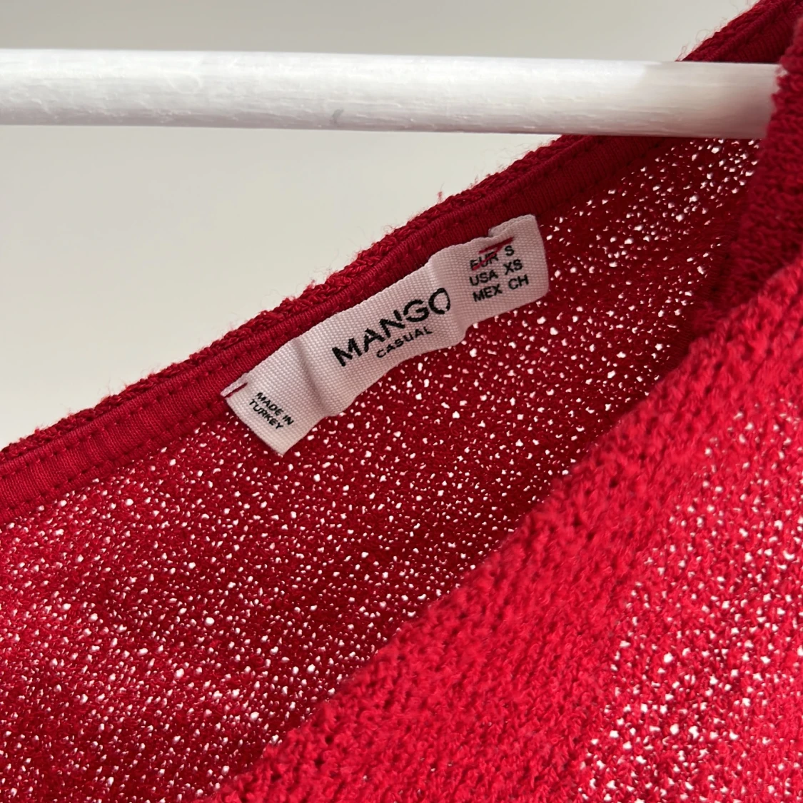 Röd stickad linnetopp från Mango - 1