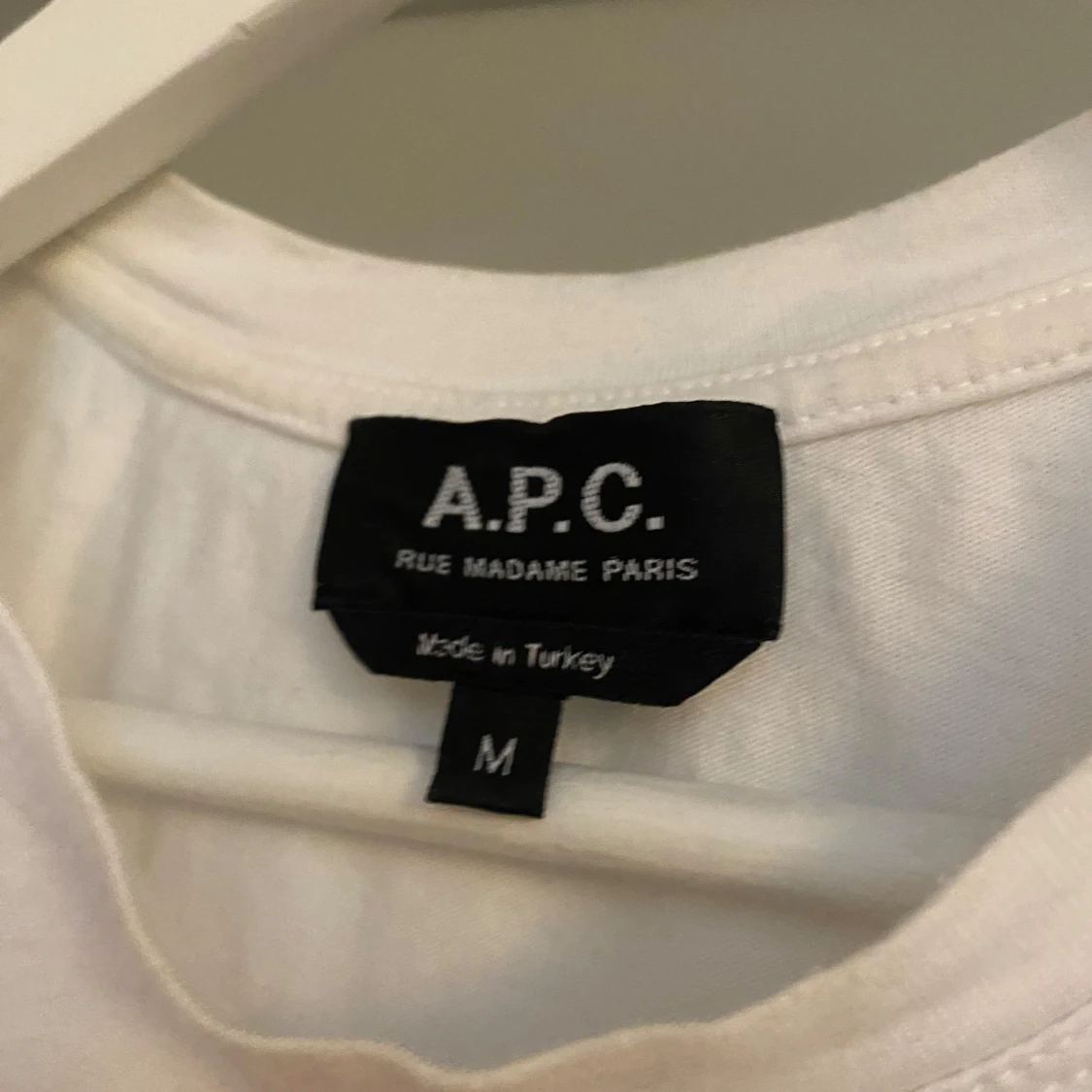 Vit t-shirt från A.P.C. med tryck - 3