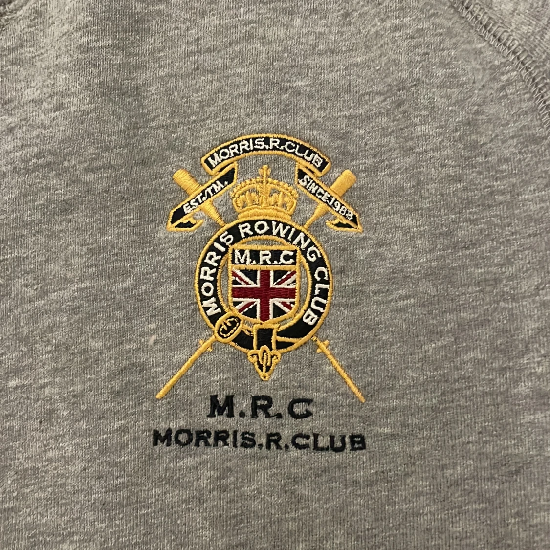 Grå sweatshirt från Morris R. Club - 1