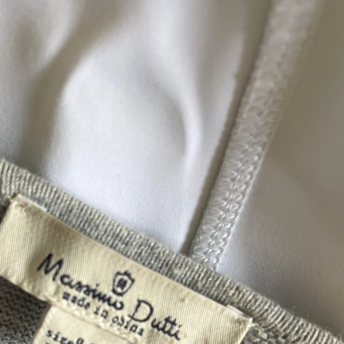 Grå kofta med volangkant från Massimo Dutti - 2