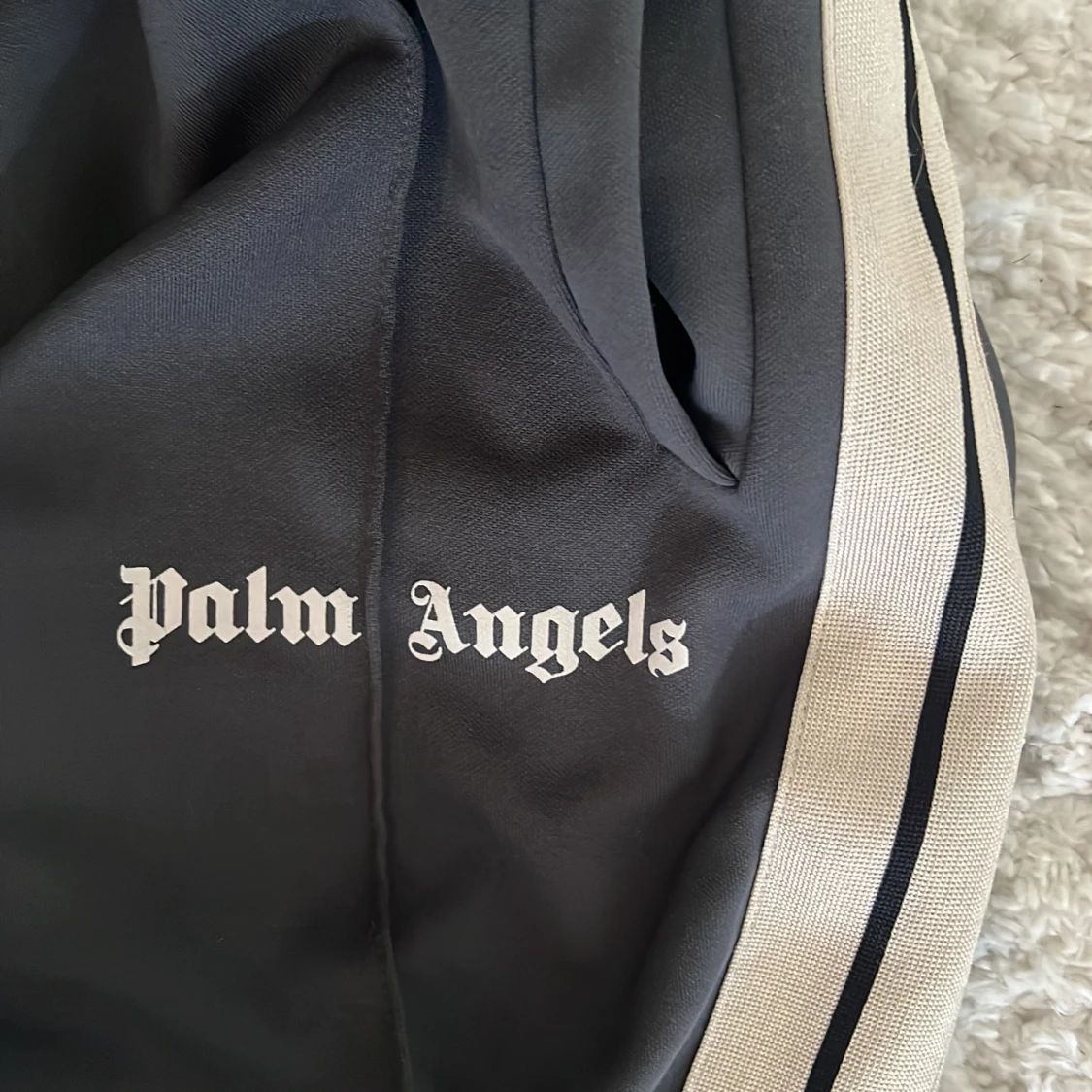 Gråa Palm Angels byxor  - 3