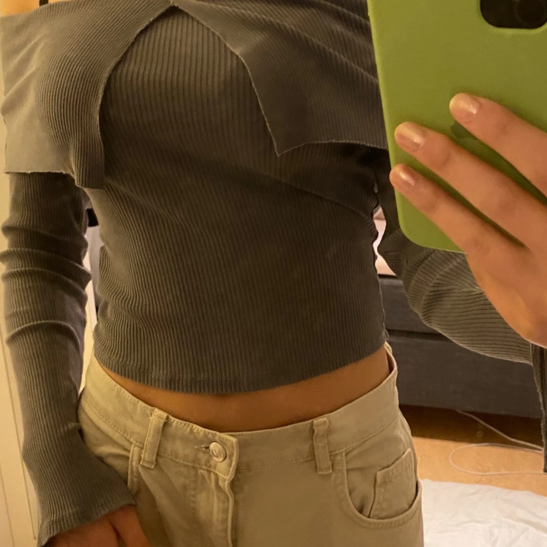 Grå ribbad offshoulder topp - 1