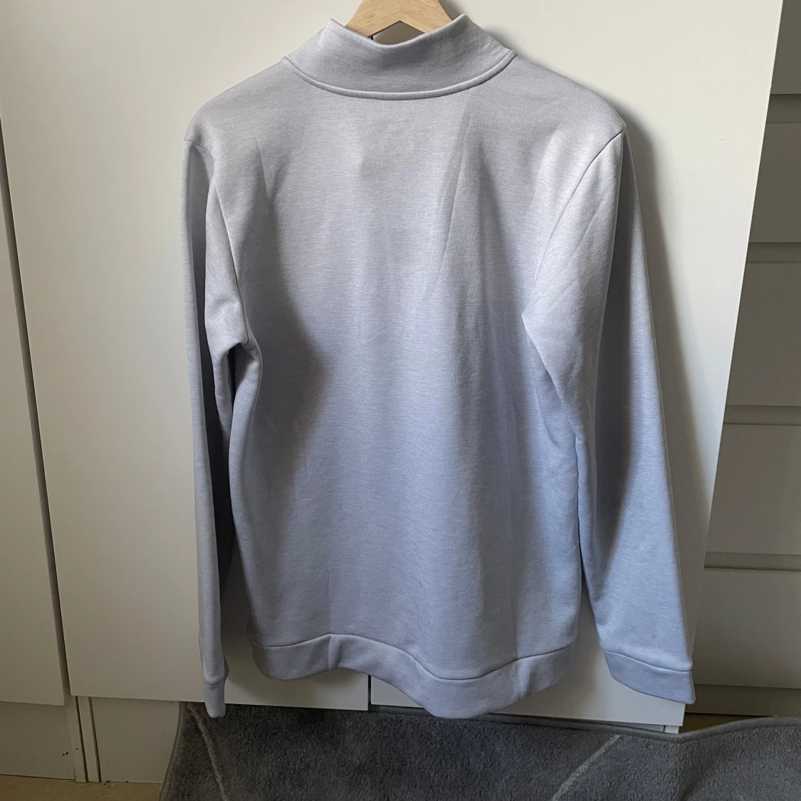 Ljusgrå halvzip tröja från Under Armour - 2