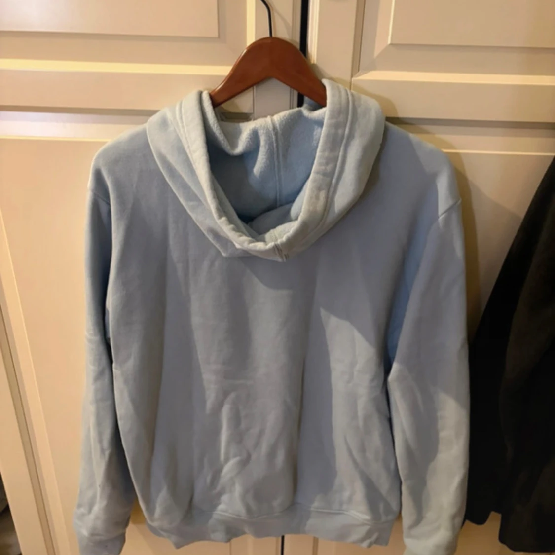 Ljusblå hoodie från GAP - 1