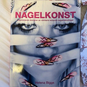 Nagelkonst bok  - Säljer en nagelkonst bok för dem som gillar att arbeta med naglar eller vill bli nybörjare! Den är i mycket bra skick, säljer den för 50kr + frakt! 