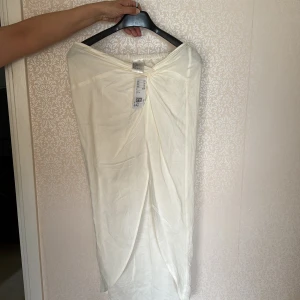 Strandkjol  - Strandkjol med prislappen på💕