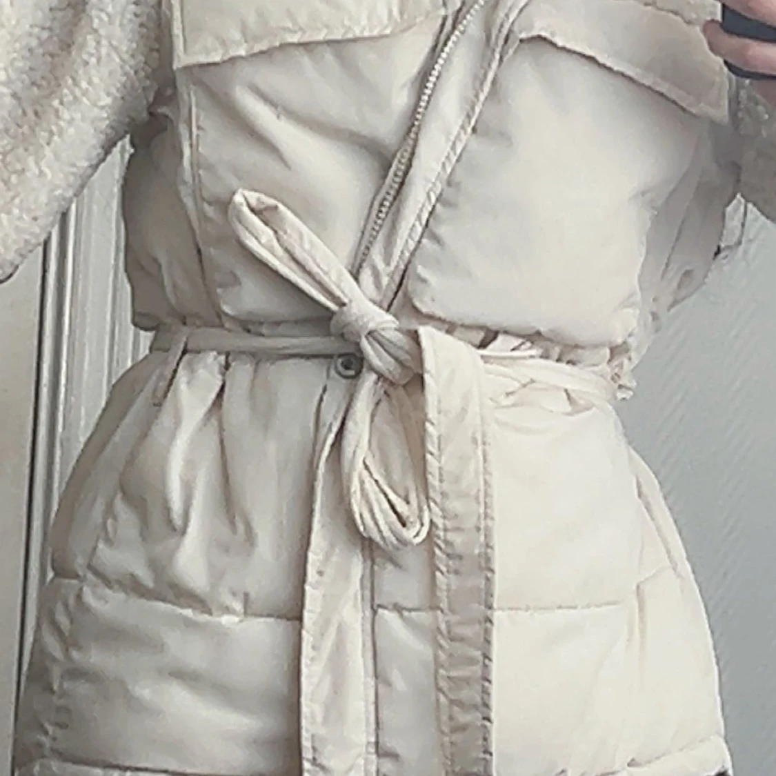 Beige teddyjacka med bälte från Pieces - 1