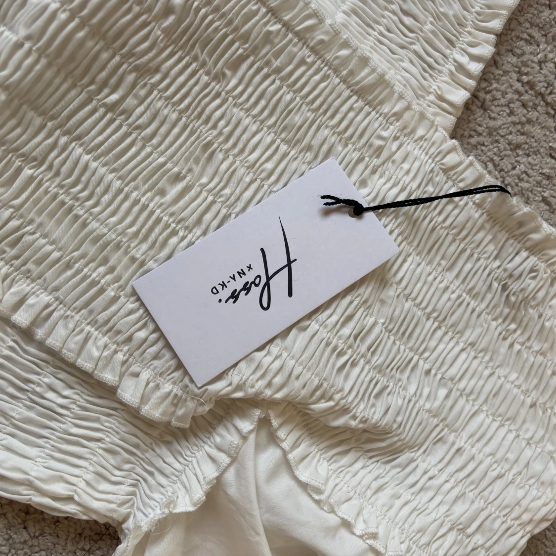 Vit skjortblus med smock  - 2