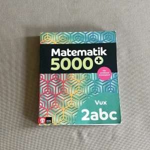 Matematik 5000+ 2abc - Matematikboken för kurserna: Matematik 2a, 2b, 2c. Endast jag som använt denna under en kurs. Inköpt på Akademibokhandeln.