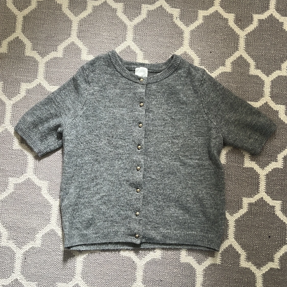 Grå kortärmad kofta från H&M