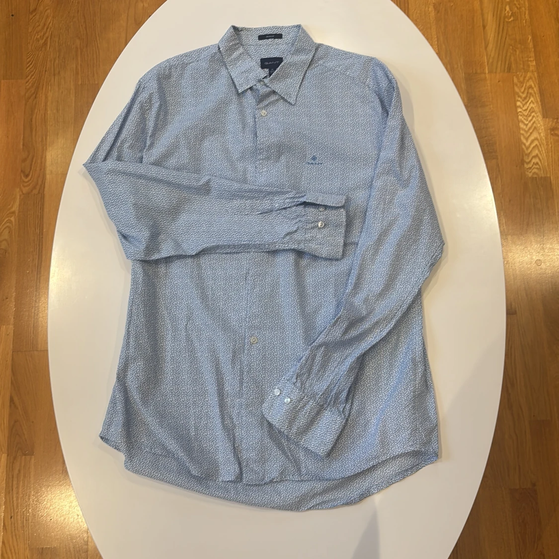 Blåvit mönstrad skjorta från Gant XL