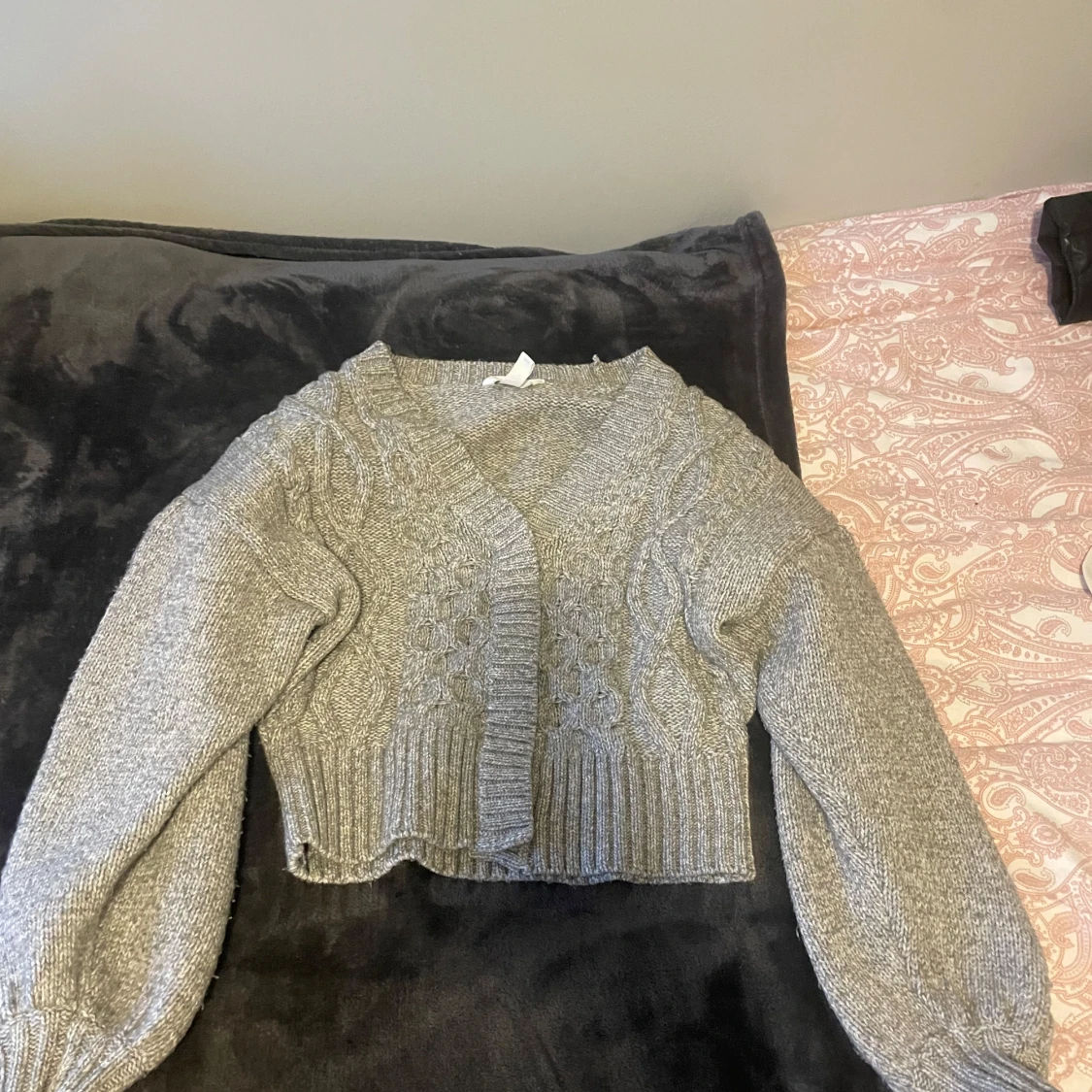 Grå croppad stickad kofta - 1