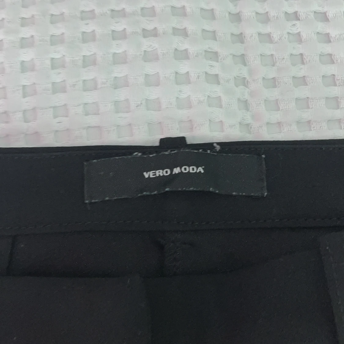 Svarta kostymbyxor från Vero Moda XS - 2