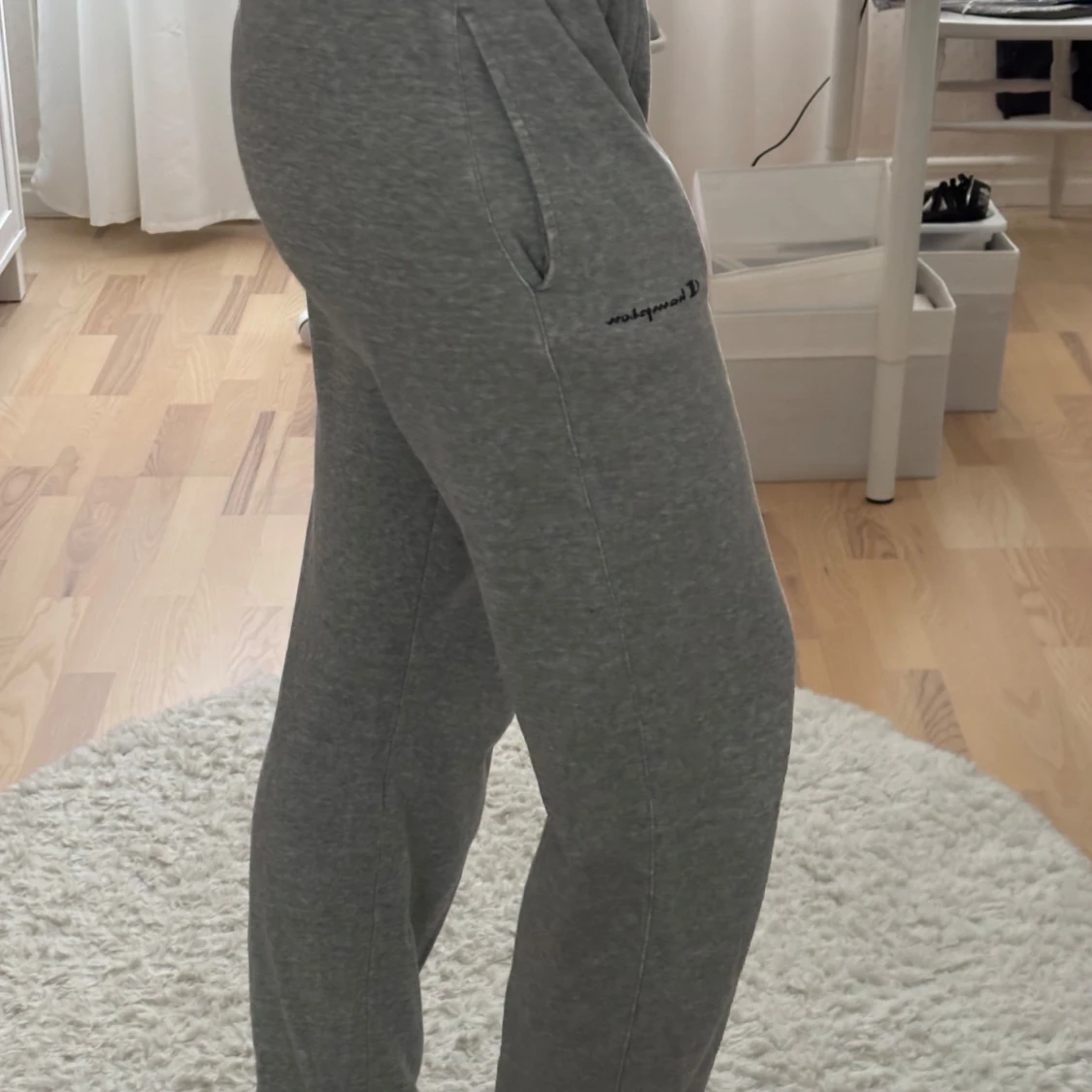 Grå mjukisbyxor från Champion  - 1