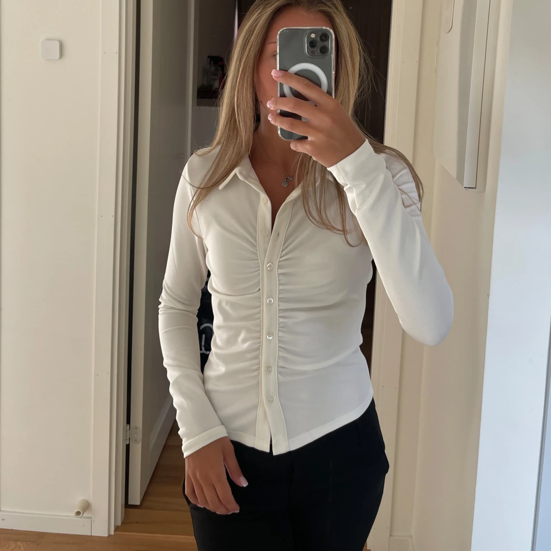 Ljusgrön och vit långärmad skjorta Bik Bok - 2