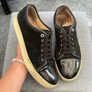 Lanvins (kvitto)  - Säljer nu dessa sjukt feta lanvins! | uk11/45-46! |  Skick 7,5/10! | box , kort, orderbekräftelse och kvitto ingår! Postar samma dag som köp🤩