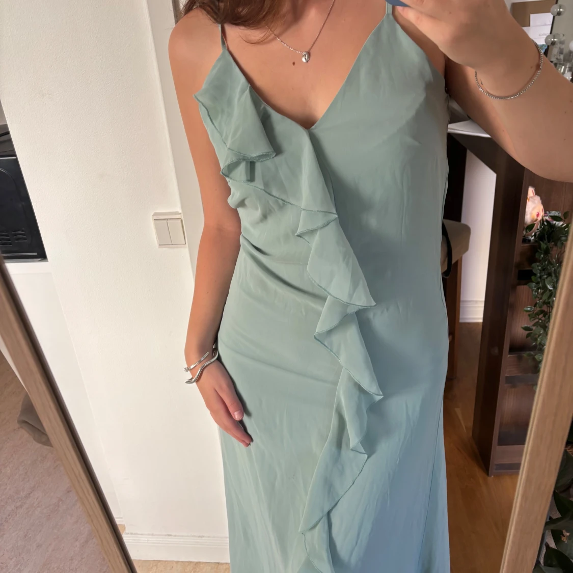 Ljusgrön långklänning från NA-KD