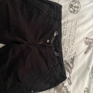 Kostym aktiga jeans!! Inte använda  - Köpt på vinted, bra längd på mig! Men för små😔