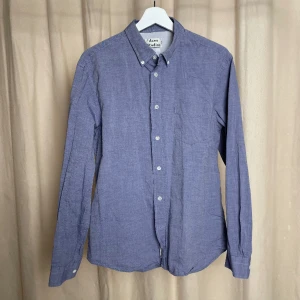 Acneskjorta - Fin acneskjorta. Säljes pga passar inte längre ägare storleksmässigt :(