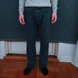 Weekday jeans - Weekday jeans space  Condition: 9/10 Nypris: ingen aning Strlk: 28 x 30