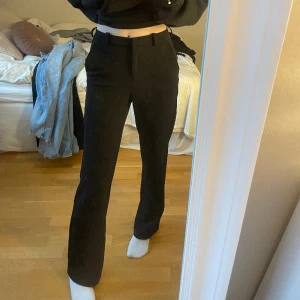 Kostym byxor från vero moda  - Kostym byxor som jag knappt använt 
