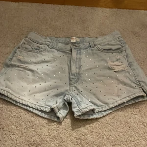 Shorts  - Säljer dessa snygga shorts från Gina Tricot! 