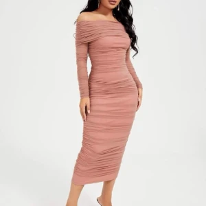 Festklänning  - Knappt använd 