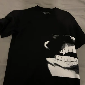 Playboi carti WLR tee - Tshirt från playboi carti, perfekt condition