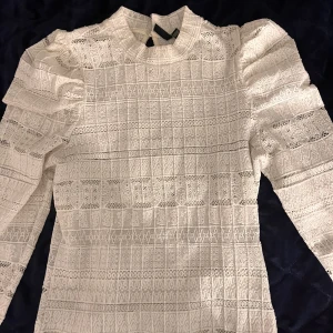 Vit blus - Bra skick!💕