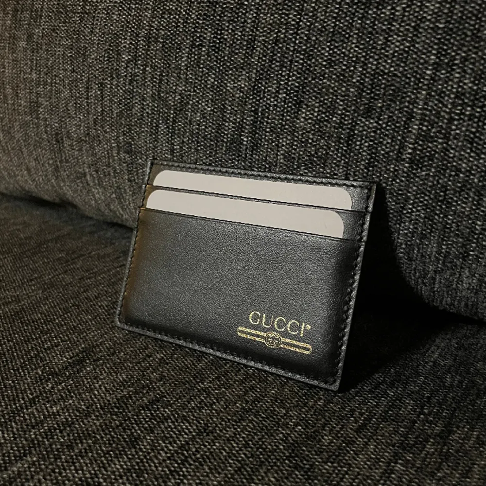 Gucci Cardholder // One size // Skick: 10/10, brand new // Pris: 1200 kr // Jag bjuder på spårbar frakt via Postnord // 70+ kundomdömen finns vid intresse . Accessoarer.