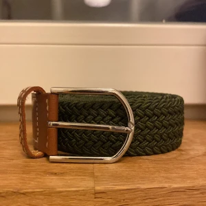 Flätat bälte - Säljer detta flätade bältet som inte kommer till användning längre.
