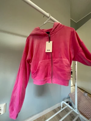 Zip hoodie - Super fina, o i bra skick, helt oandvänd 🌟