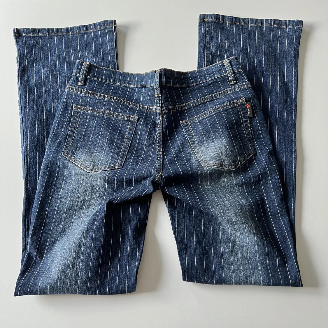 Randiga jeans
