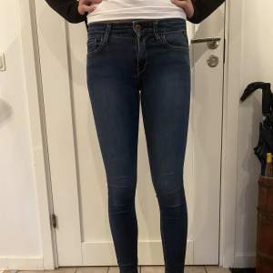 Replay jeans i modellen LUZ. Superfina lågmidjade jeans!! 26w 32l 💗