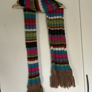 Halsduk - Stickad halsduk